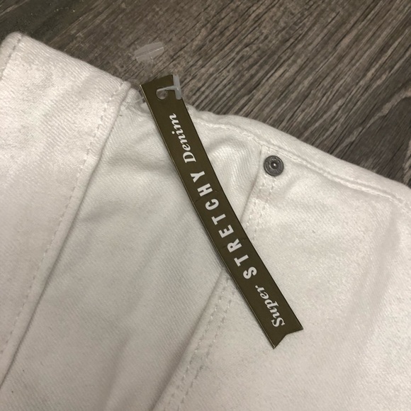Signature by Levi Strauss Shorts | Levi Strauss Mid Rise Stretchy Shorts | Poshmark